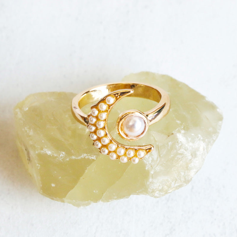 Gold Pearly Moon Ring