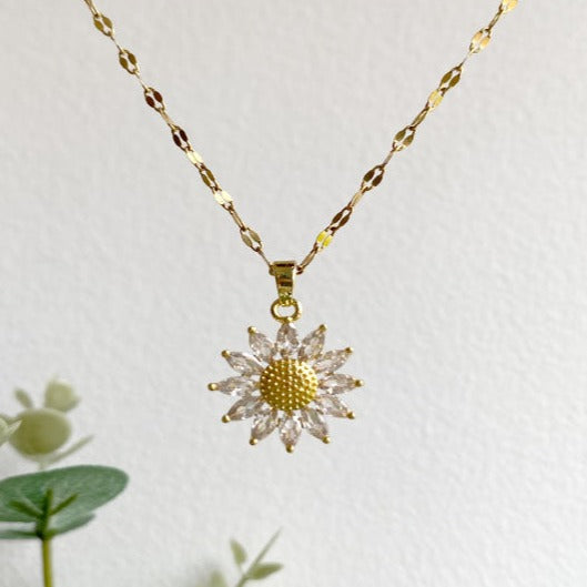 Elegant Sunflower Necklace