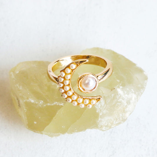 Gold Pearly Moon Ring