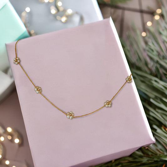 Daisy Pearl Necklace