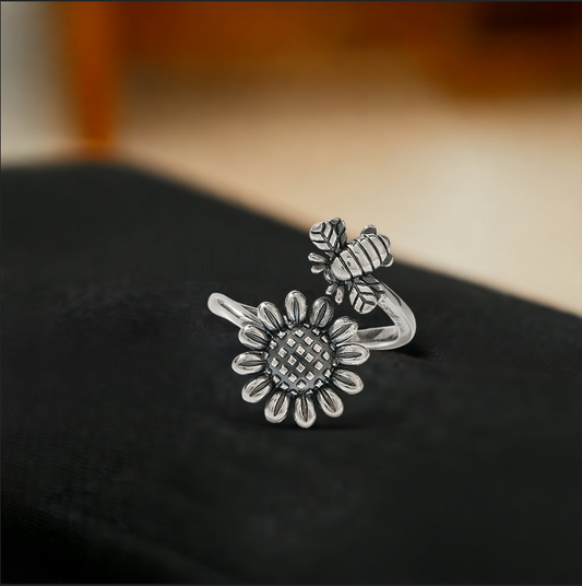 Buzzy Sunflower Ring