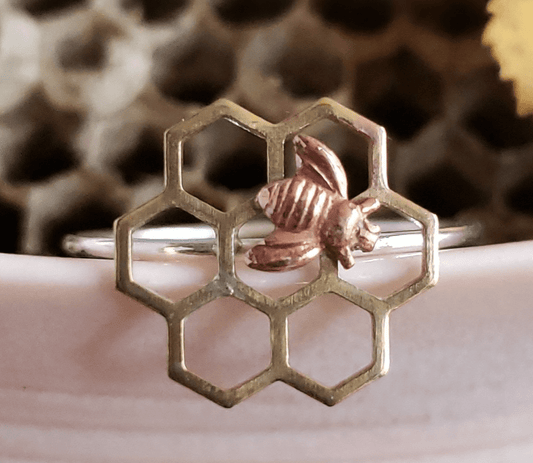 Buzzy Bee Ring